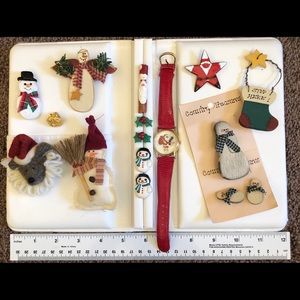 🎄9 Xmas pins, 3 sets of earrings & 1 watch!